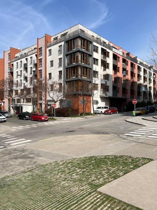 Apartmán B New Apartment, Free Parking, Close To The Center