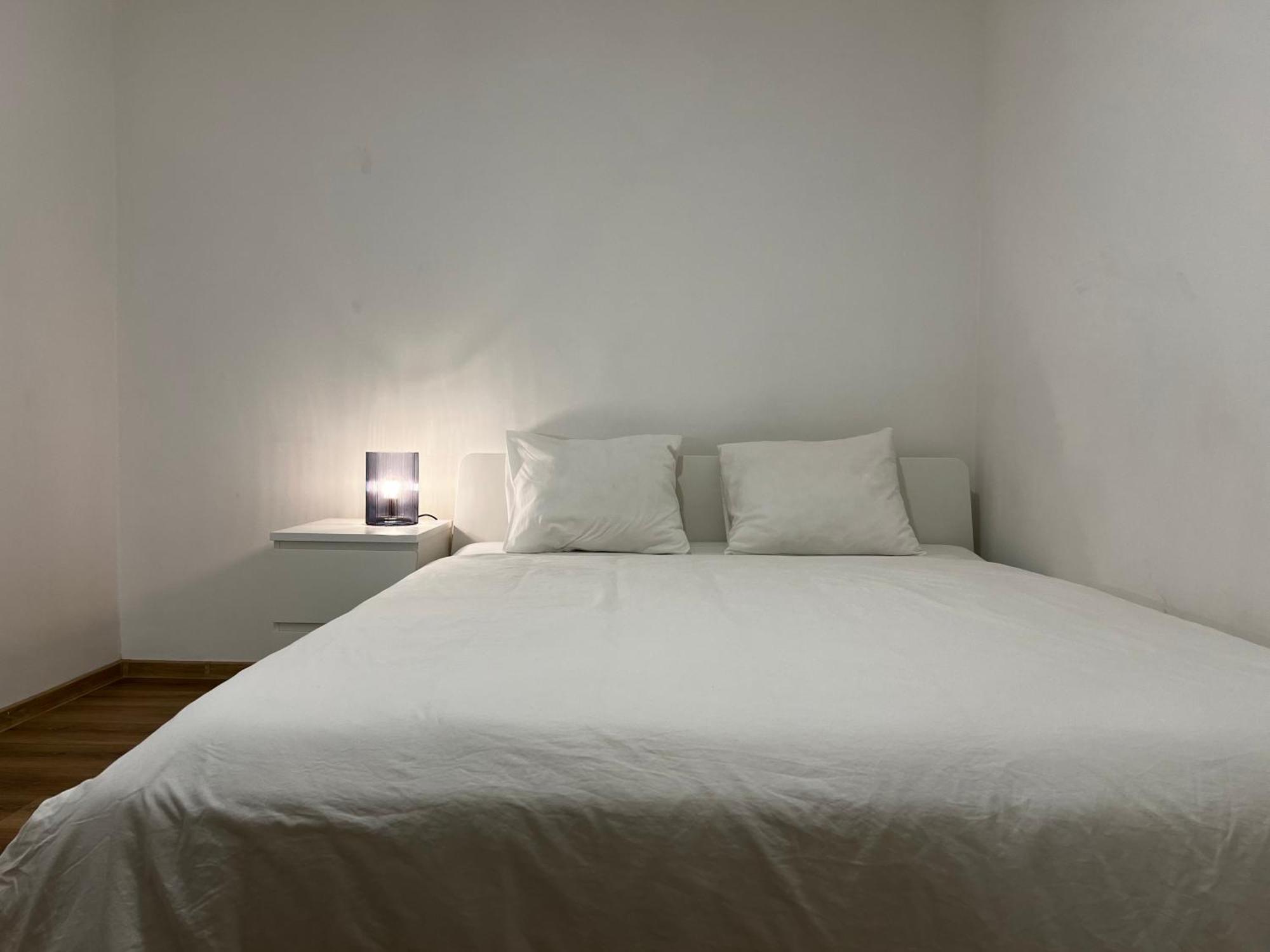 B New Apartment, Free Parking, Close To The Center Apartment