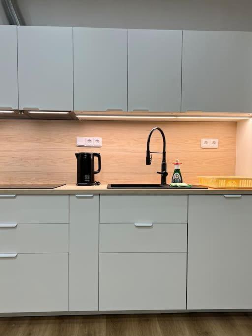 B New Apartment, Free Parking, Close To The Center Apartment Prague